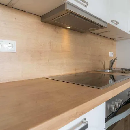 7 Dannebrog Id 373 *